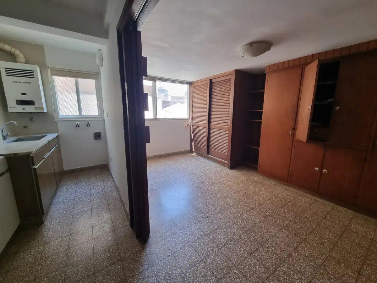 Foto de Departamento En Venta De 2 Dormitorios C/ Cochera Santa Fe Y Alvear, imagen 4