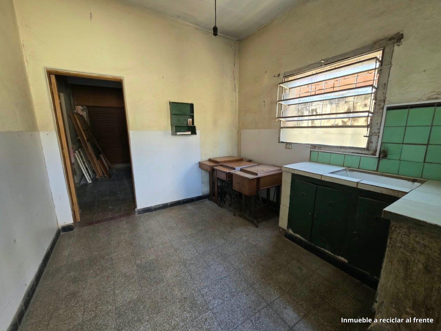 Foto de Inmueble apto 2 viviendas o uso mixto sobre Pje Ruggieri 4600 (Francia, imagen 1