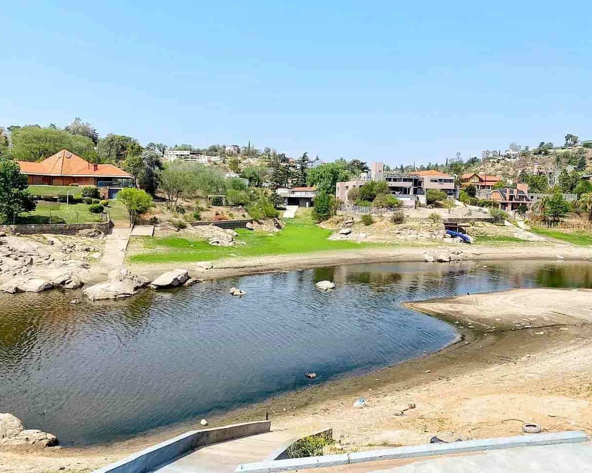 10096 - Casa en Venta en Carlos Paz con Costa Al Lago 2