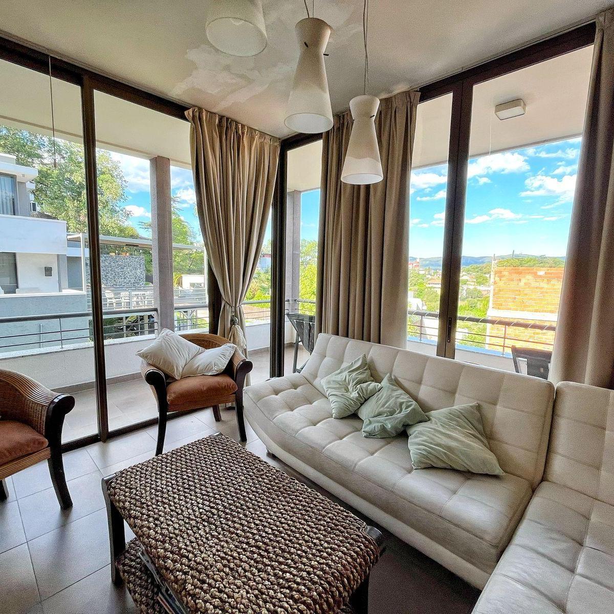 10147-CASA EN VENTA DE CARLOS PAZ