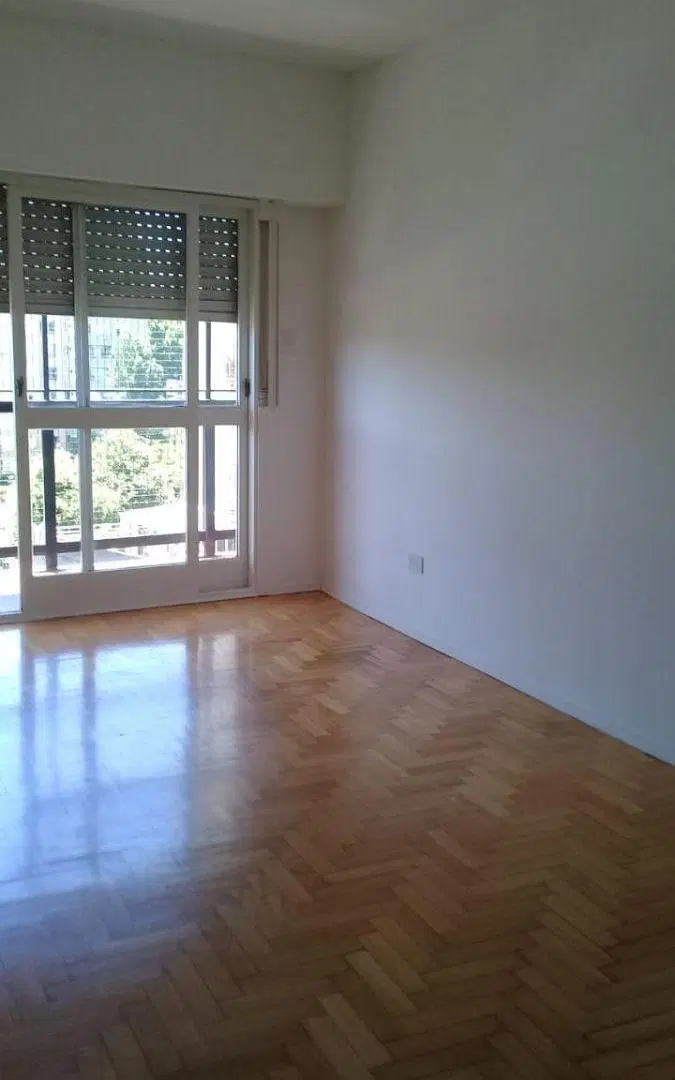 3 AMBIENTES FRENTE CON BALCON CORRIDO 4