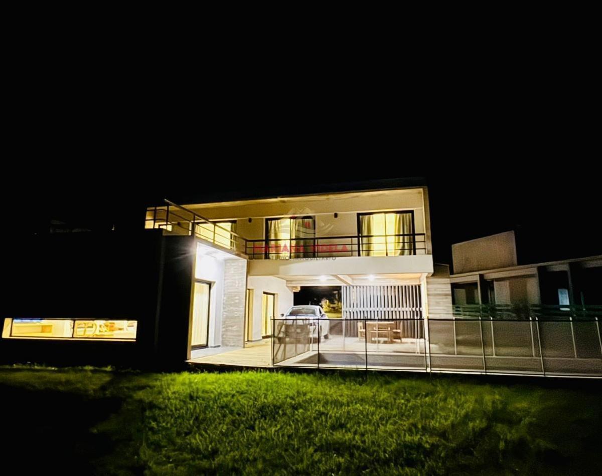 Casa en Venta en Costa Esmeralda - a Estrenar! Totalmente Equipada. 1