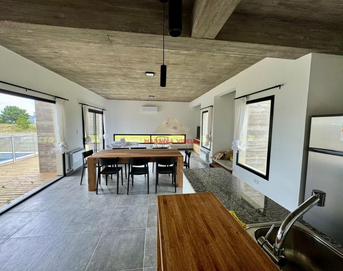 Casa en Venta en Costa Esmeralda - a Estrenar! Totalmente Equipada. 2