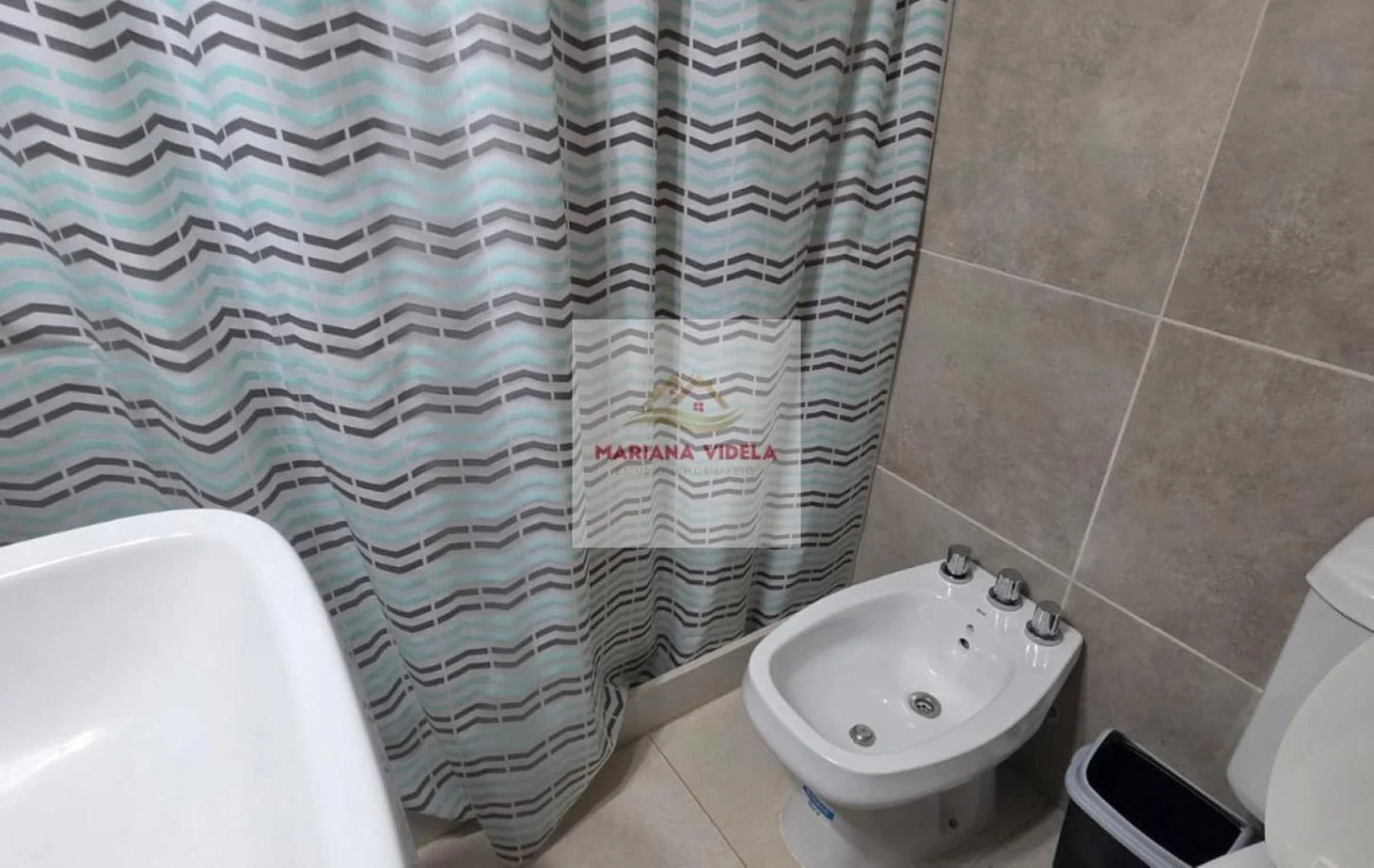 Departamento en alquiler anual, contrato 12 meses. Pinamar Centro.
