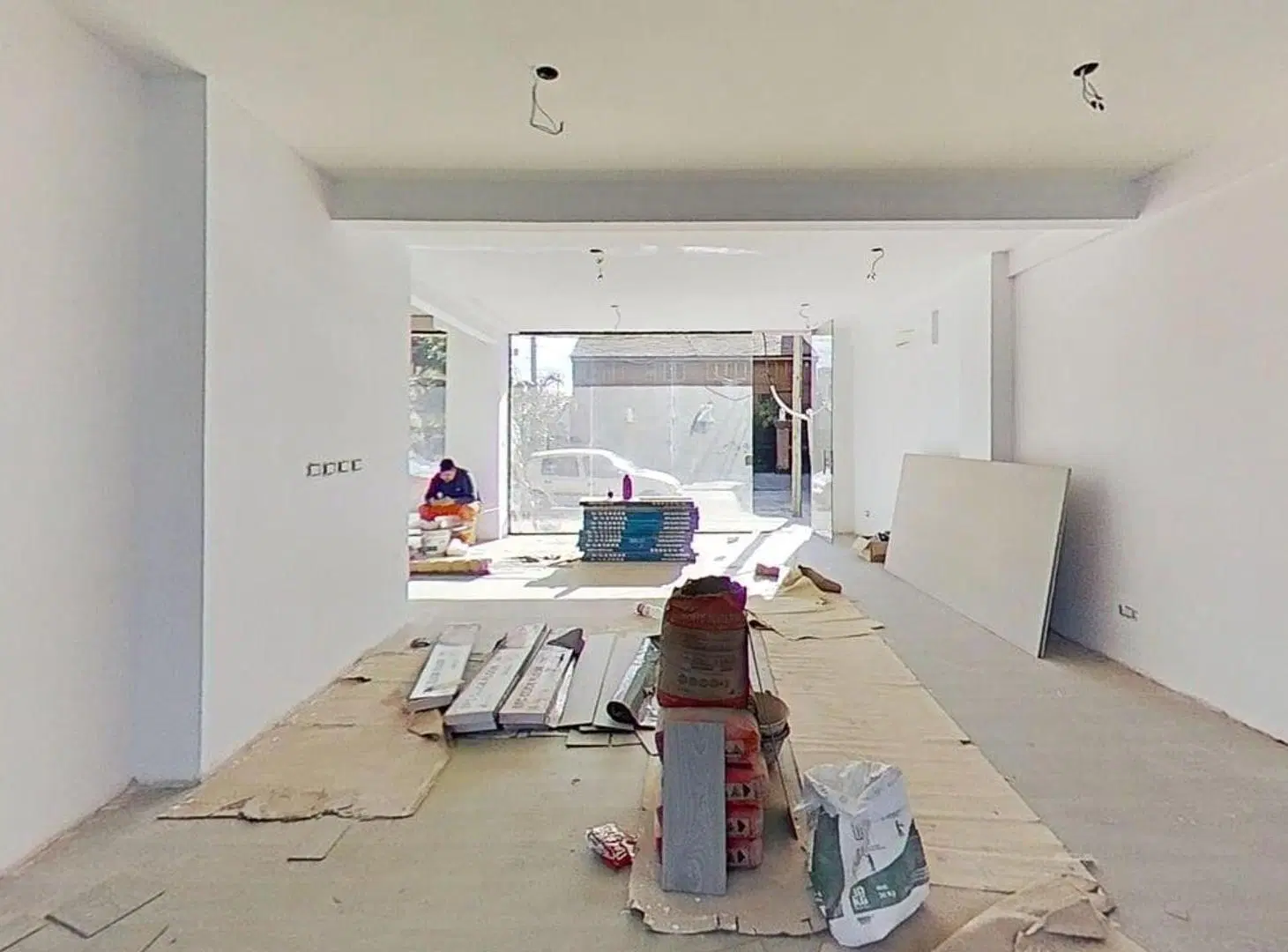 LOCAL COMERCIAL 158 m² A ESTRENAR FRENTE VIDRIADO Y PATIO 3