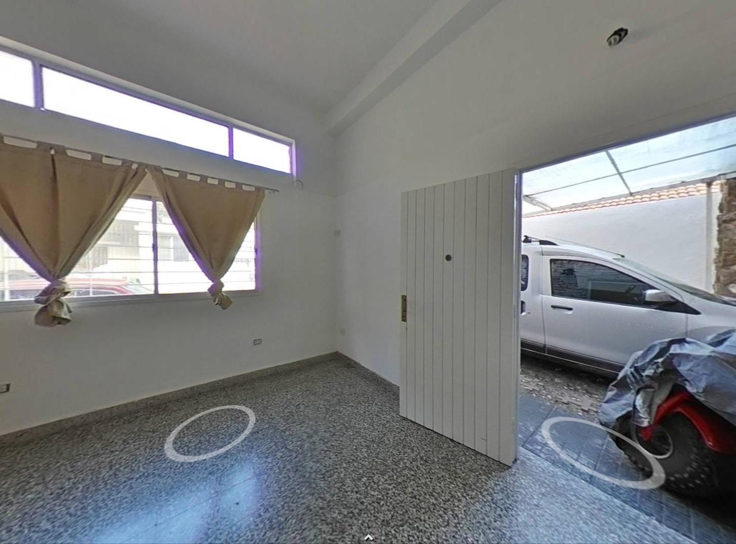 Foto de PH 4/5 AMBIENTES CON COCHERA, PATIO Y TERRAZA – PARQUE CHAS, imagen 5