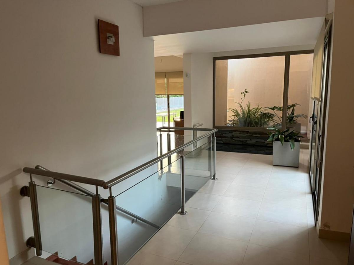 Excelente Casa en Venta, Villa Atilia, 4 Dorm, 4 Baños, Jardín, Piscina, Garage 4