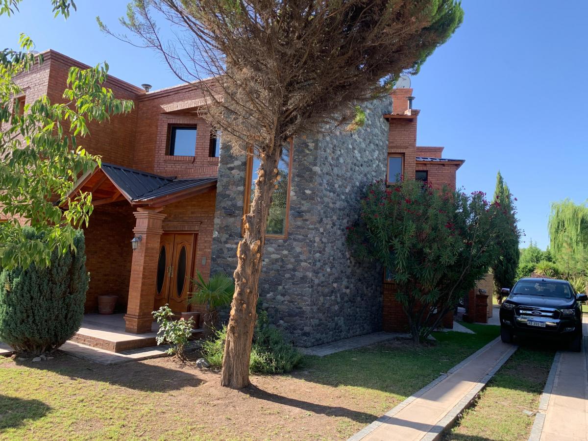 Casa Vistalba Country, 4 Dorm., 4 Baños, Garage Doble, Piscina 4