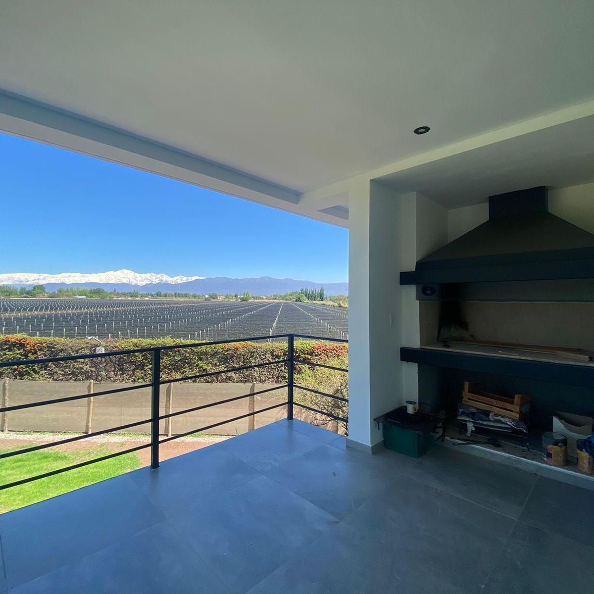 Espectacular Casa La Vacherie, 2 Dorm, 3 Baños, 3 Cocheras, Jardín, Piscina 5