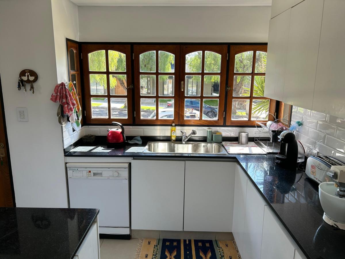 Casa Barrio Dalvian, 600/300, 4 Dorm, 4 Baños, Jardín, Piscina 5