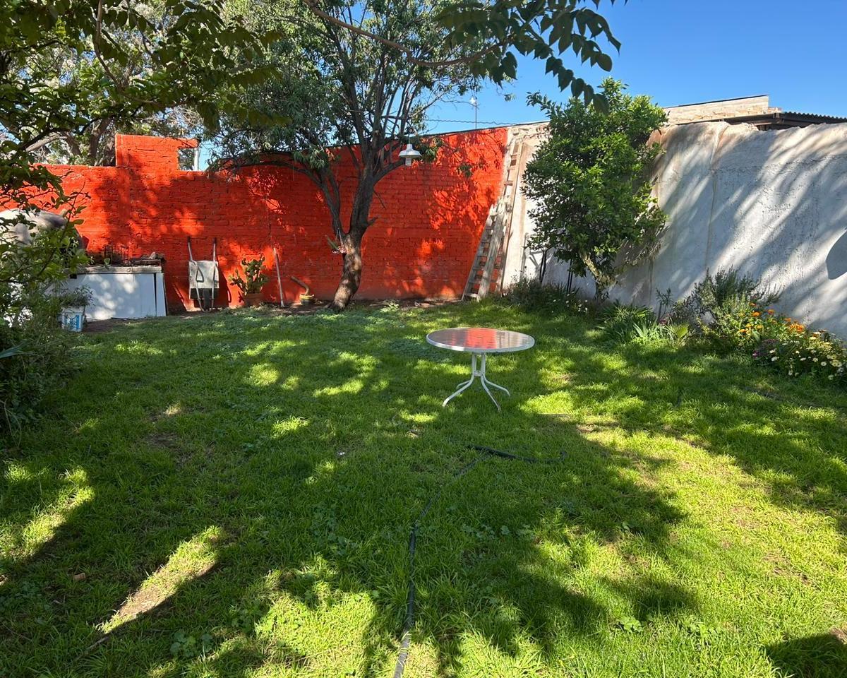 Casa Godoy Cruz, 5 Dorm., 3 Baños, 2 Cocheras, Jardín 2