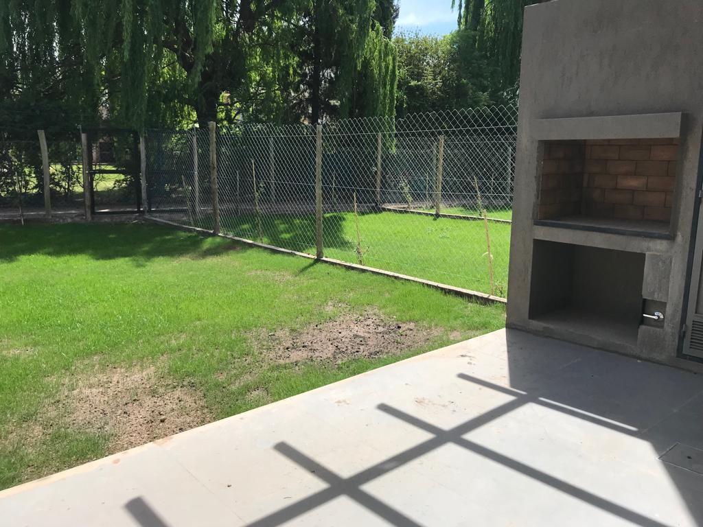 Dúplex Los Teros, 2 Dorm, 2 Baños, Jardín, Parrilla, Cochera, Apto Crédito 4