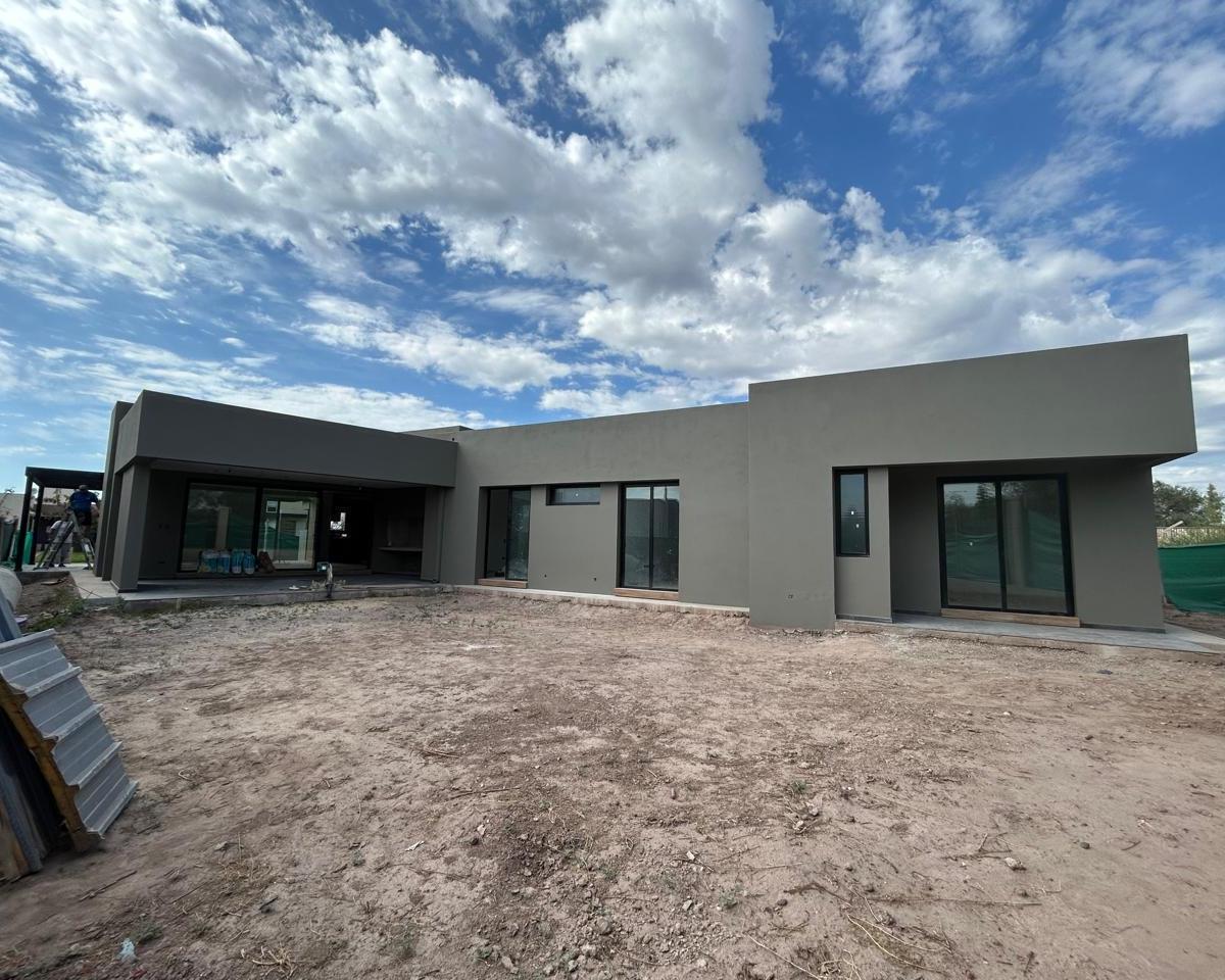 Casa Estrenar, Lar de Vieytes 2, Una Planta, 3 Dorm, 3 Baños, Cochera 2