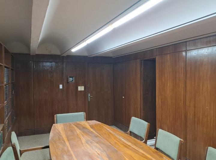 Oficina Mitre y Colon, Rececpión, 3 Privados, 2 Baños, Sala Reuniones, Cocina
