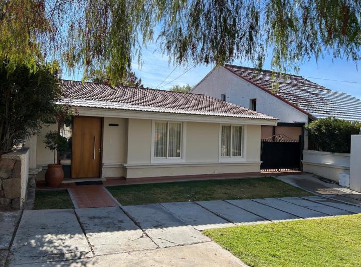 Casa Dalvian, Una Planta, 4 Dorm, 4 Baños, Tricochera, Piscina, Crédito 3