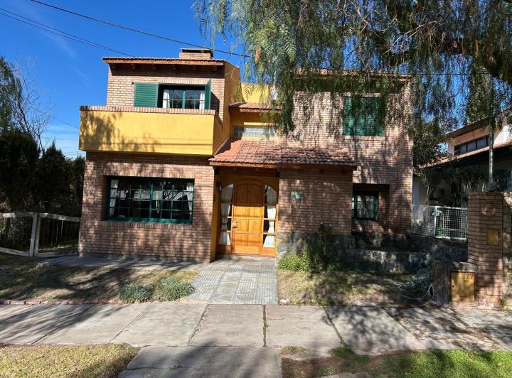 Casa B° Dalvian, 4 Dorm, 3 Baños, Jardín, Piscina, Apto Crédito 2