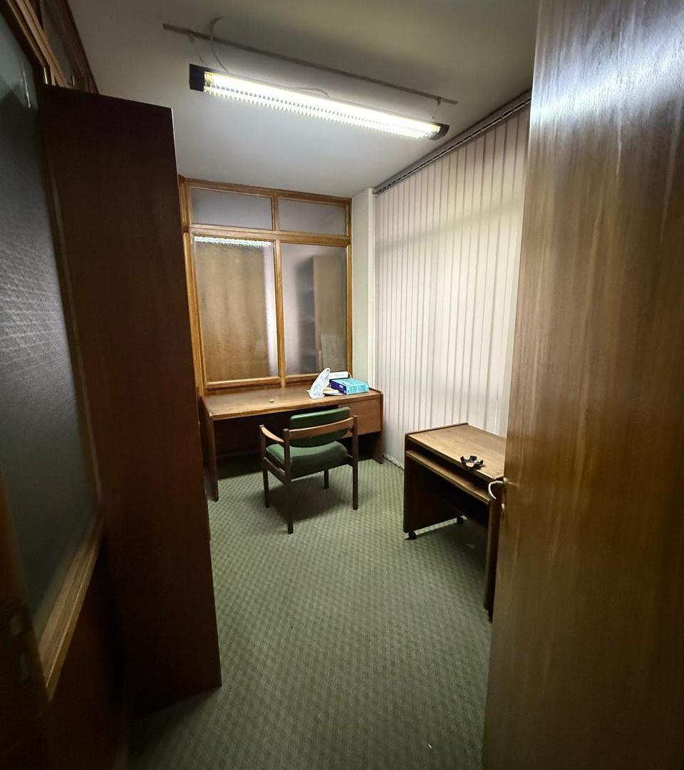 Foto de Oficina Centro, 2 Privados, Recpeción, 2 Baños, Cocina, imagen 3