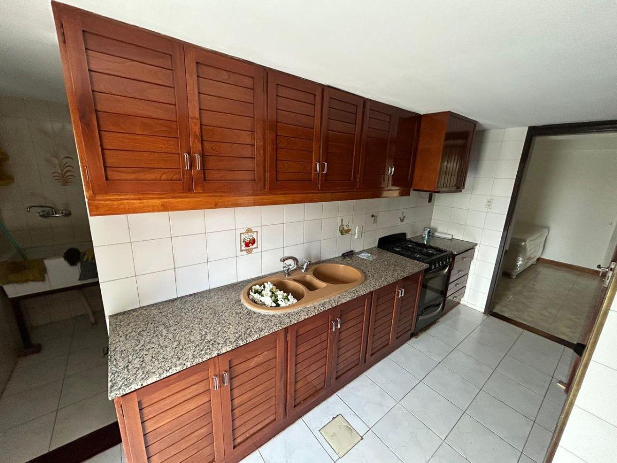 Foto de Alquiler Dalvian, 5 Dorm, 4 Baños, Jardín, Piscina, 4 Cocheras, imagen 3
