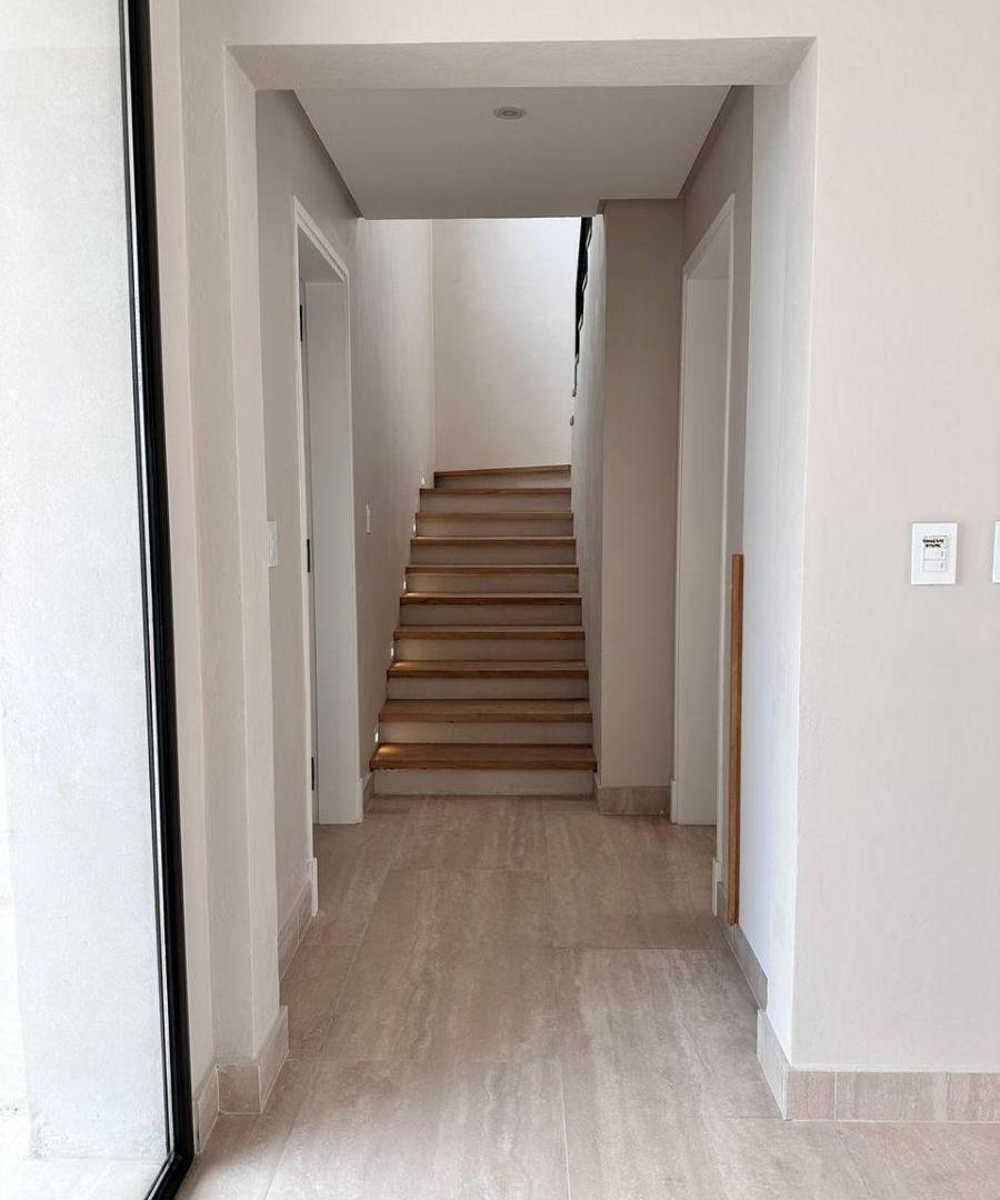 Foto de Casa Est Mendoza Norte, 3 Dorm, 3 Baños, 2 Coch, Apto Crédito, imagen 3