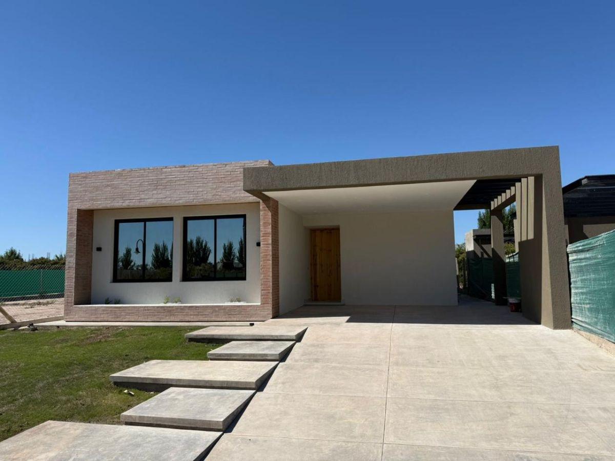 Casa Est, Pueblo Malbec, Una Planta, 3 Dorm, 3 Baños, 2 Coch