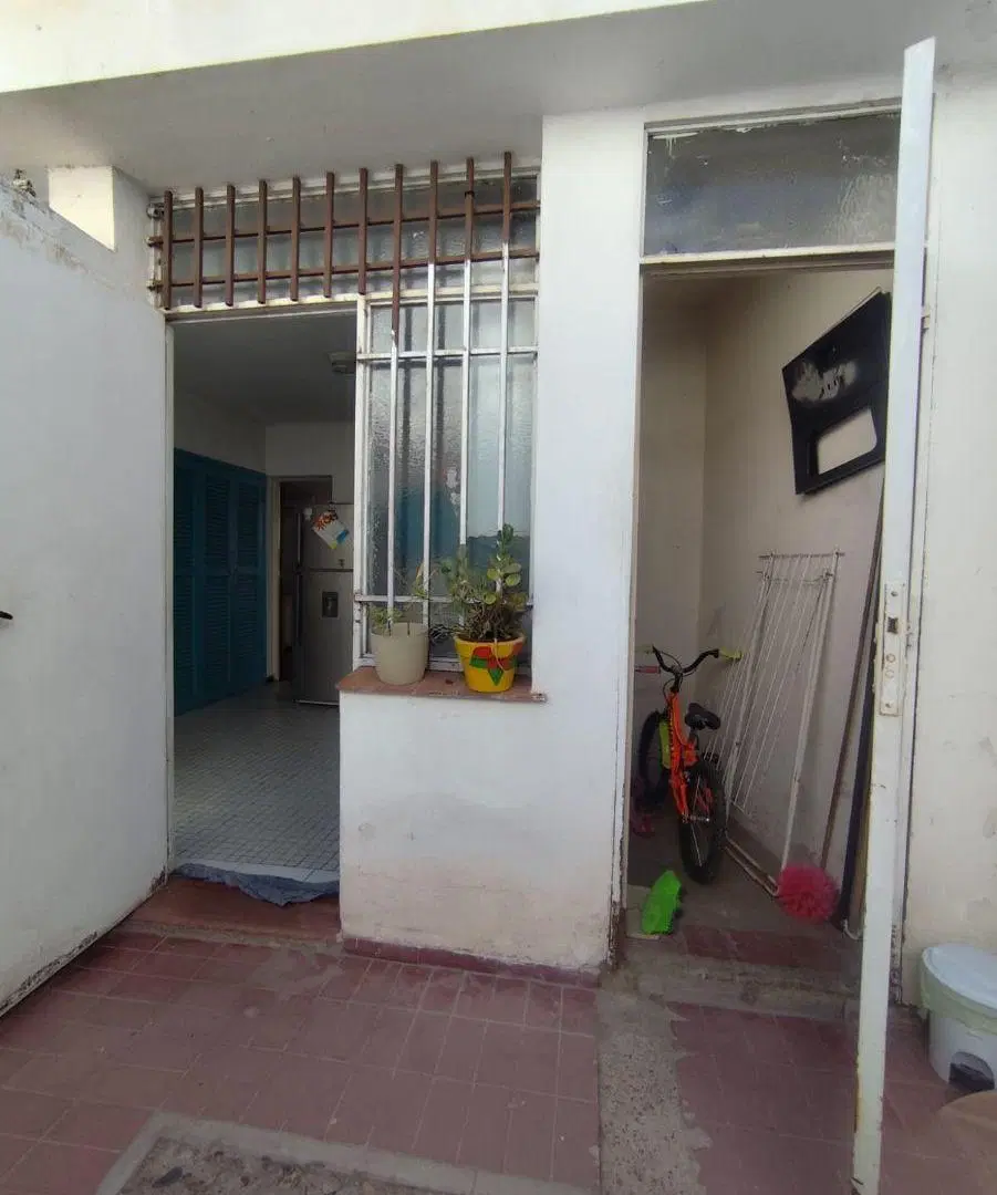 Inmobiliaria Del Aguila alquila tradicional Triplex en 5° sección. 8