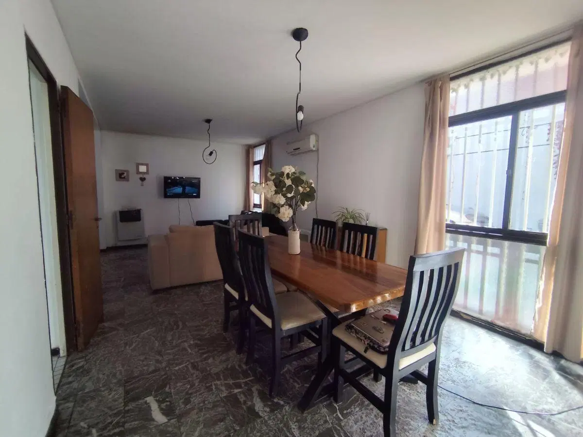 Inmobiliaria Del Aguila alquila tradicional Triplex en 5° sección. 2