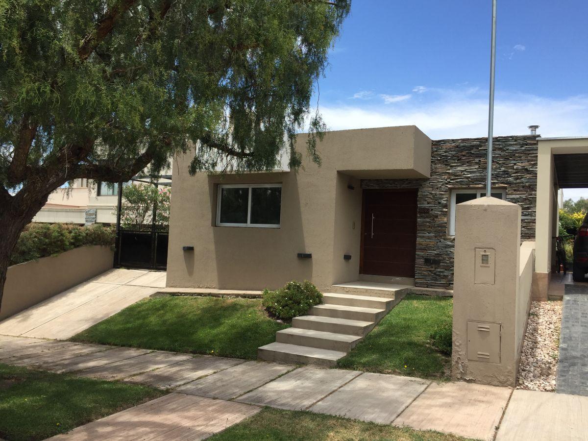 Casa Barrio Dalvian, Una Planta, 3 Dorm, 2 Baños, Calef, Jardín, Cochera