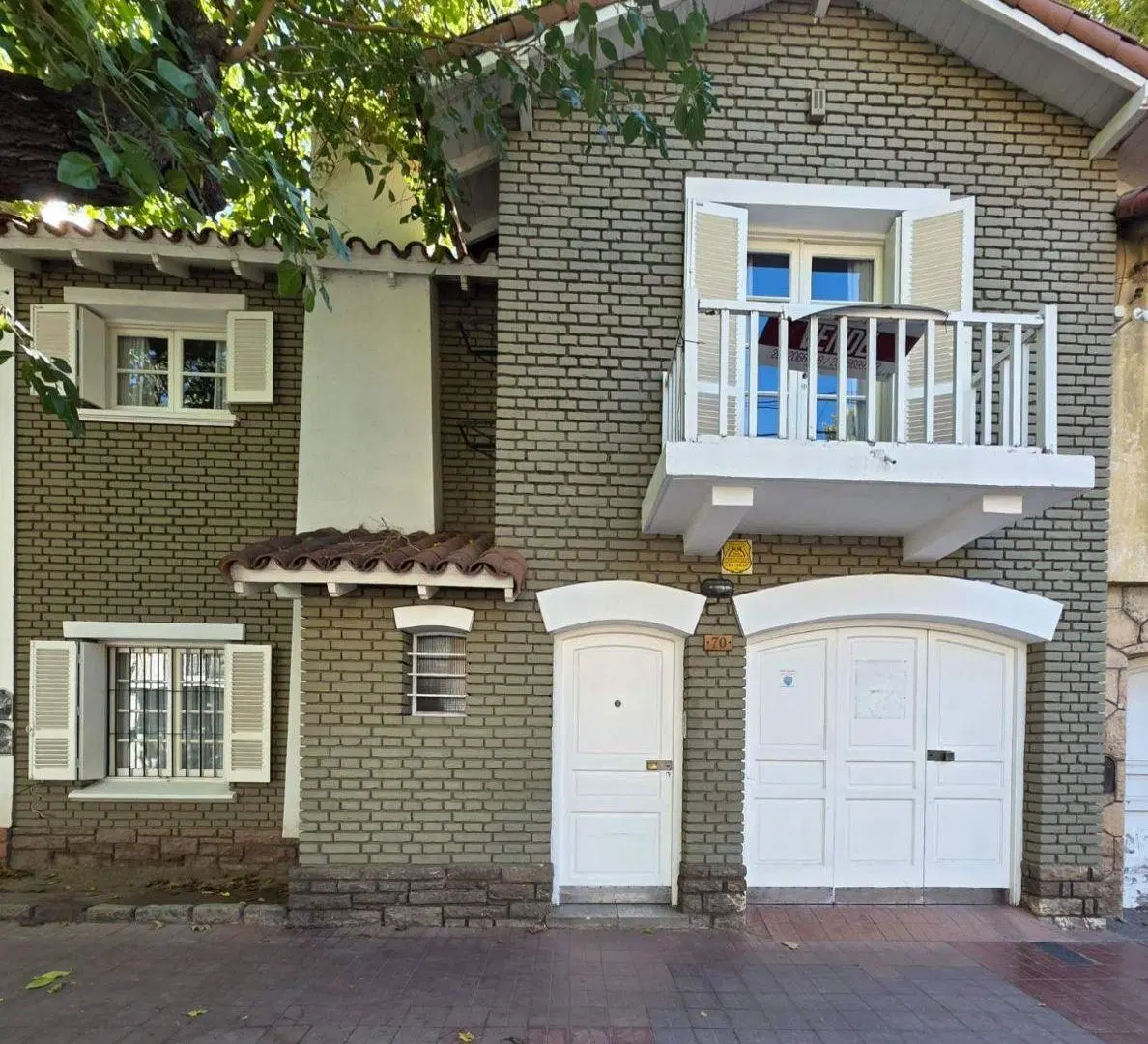 Casa en Venta 4 Dormitorios con Calefacción Central y Patio 5