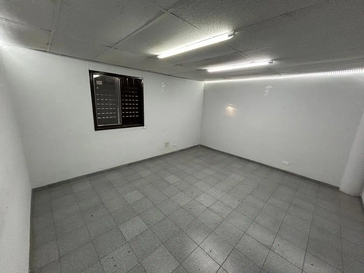 Alquiler Depósito, Godoy Cruz, 1,450 Metros, 2 Bañosl, 3 Oficinas, Fuerza Motriz 3
