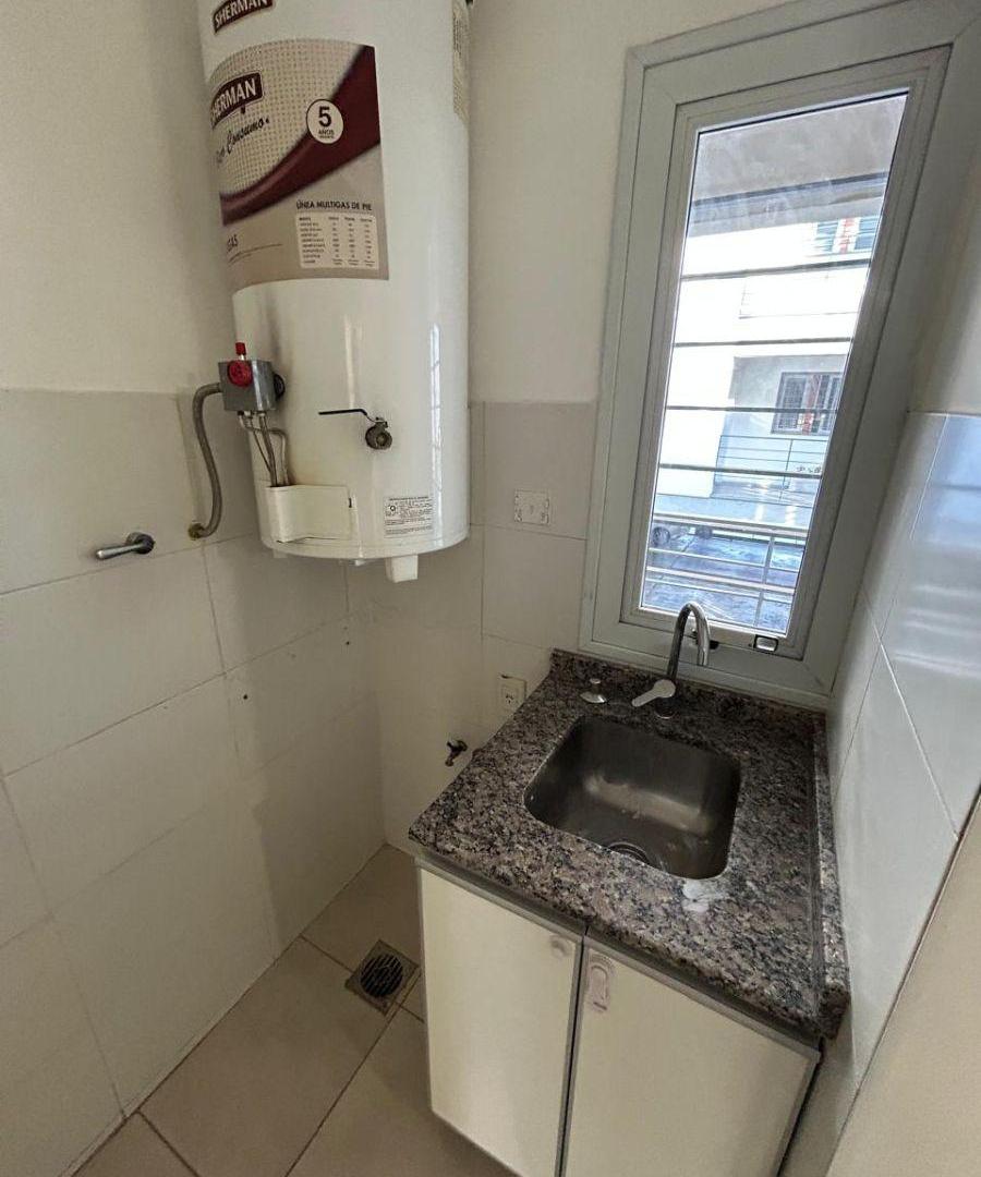 Foto de Departamento, Bancario, Complejo, 2 Dorm, 1 Baño, Balcón, 2 Cocheras, imagen 5