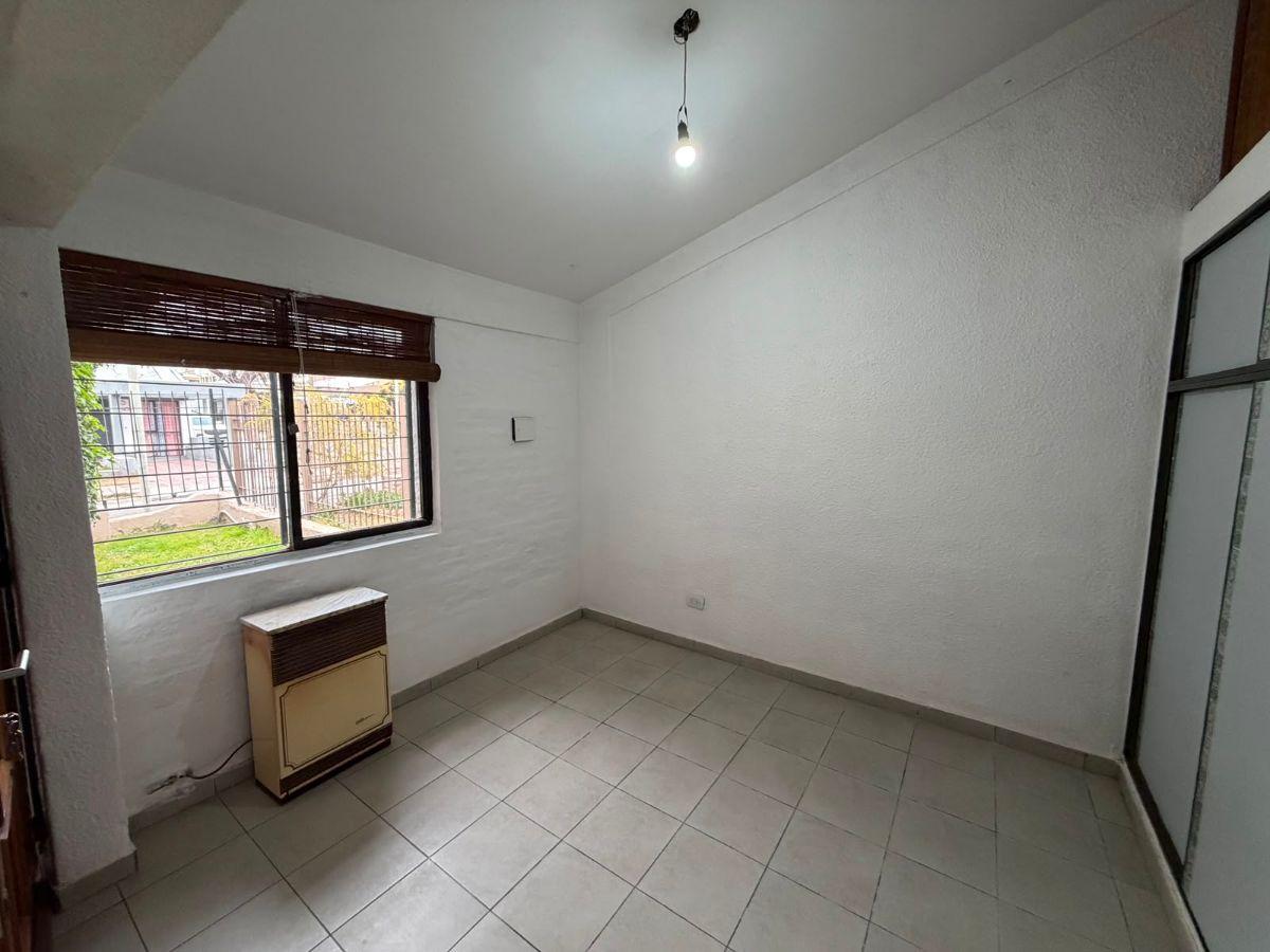 Foto de CASA EN VENTA – BARRIO FUCHS – GODOY CRUZ – APTA CRÉDITO HIPOTECARIO, imagen 4