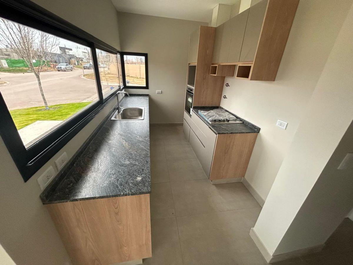 Foto de Casa Estrebar, Barrio La Luisa, Una Planta, 3 Dorm, 3 Baños, Cochera, imagen 5