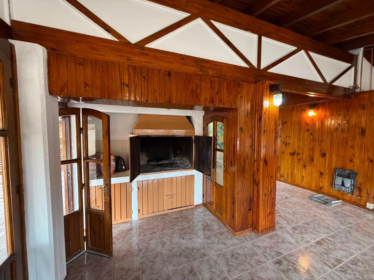 Foto de CASA EN ALQUILER – CHACRAS DE CORIA - CALLEJÓN CERRADO - VIAMONTE Y, imagen 1