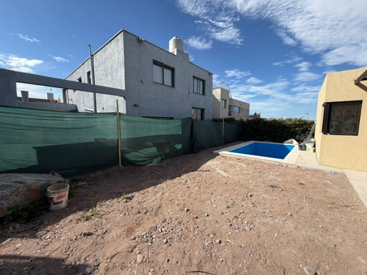 Foto de Casa a Estrenar en Venta 3 Dormitorios con Piscina Una Planta La Yaya, imagen 2