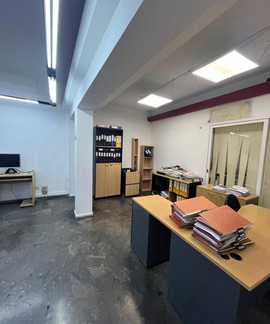 Foto de ¡OPORTUNIDAD ÚNICA EN EL CENTRO DE GODOY CRUZ! GRAN PROPIEDAD EN VENTA, imagen 2