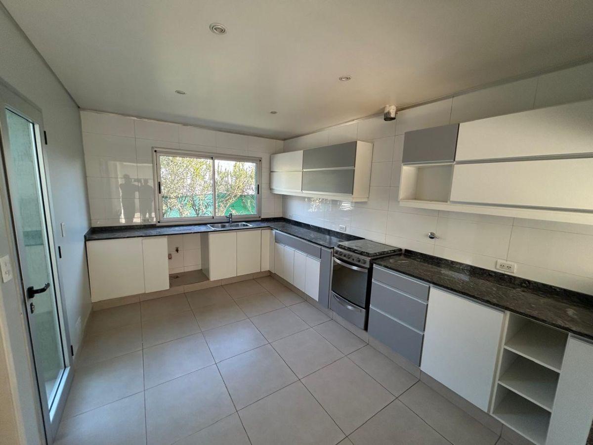 Foto de Casa Terruños de Araoz 2, Una Planta, 4 Dorm, 3 Baños, Jardín, Piscina, imagen 5