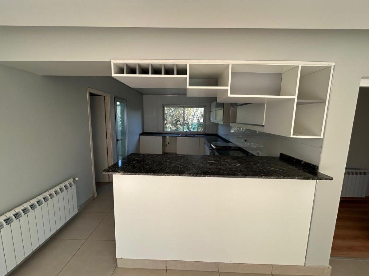 Foto de Casa Terruños de Araoz 2, Una Planta, 4 Dorm, 3 Baños, Jardín, Piscina, imagen 3