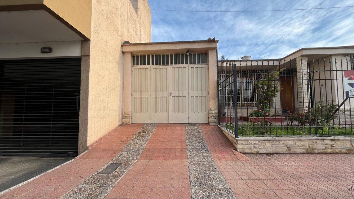 Casa Barrio Parque, Una Planta, 3 Dorm, 2 Baños, Bicochera, APTA CRÉDITO