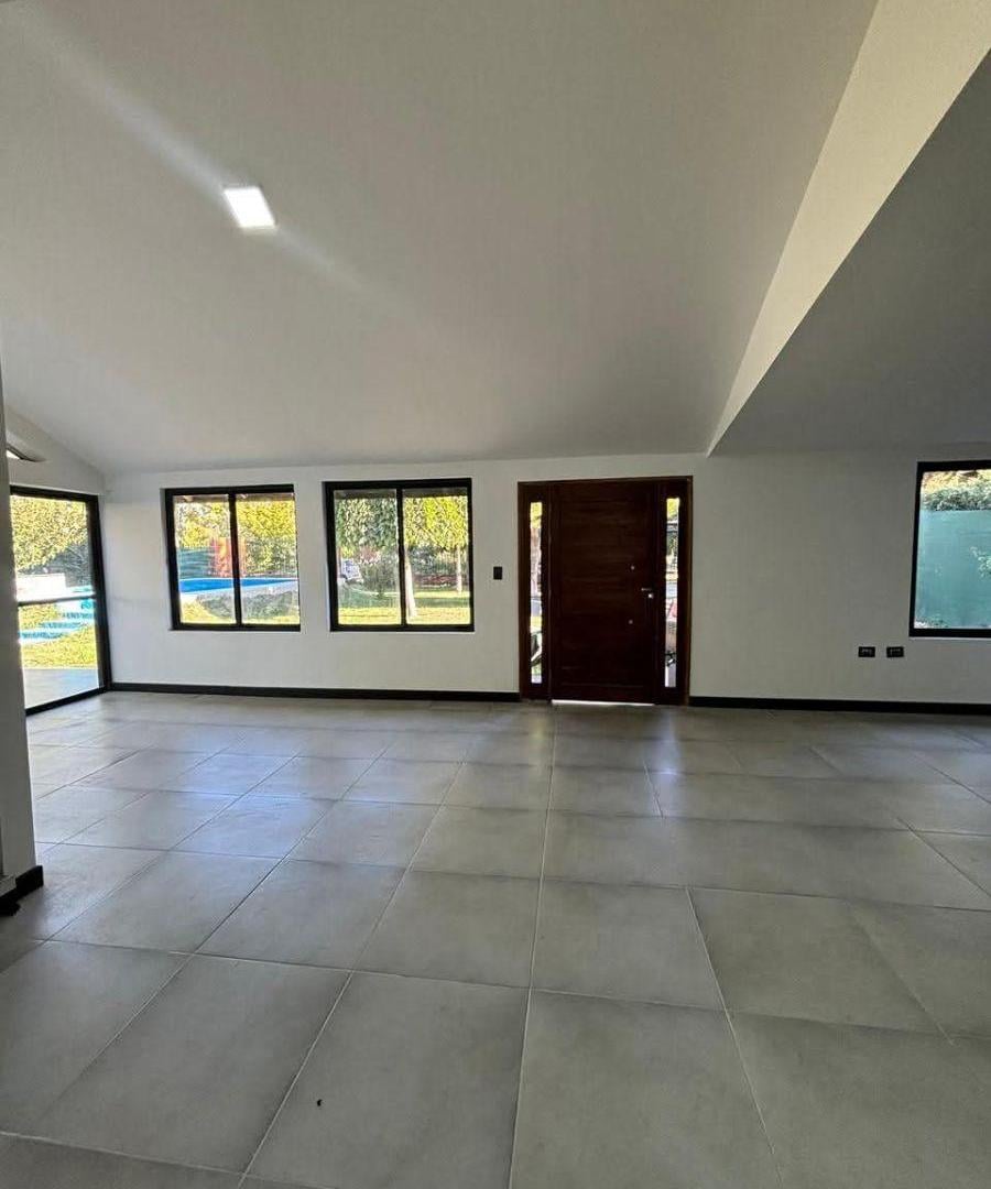 Foto de CASA EN VENTA – BARRIO CERRADO LOS AROMOS – VIEYTES LIMITE MAIPU/ LUJAN, imagen 5