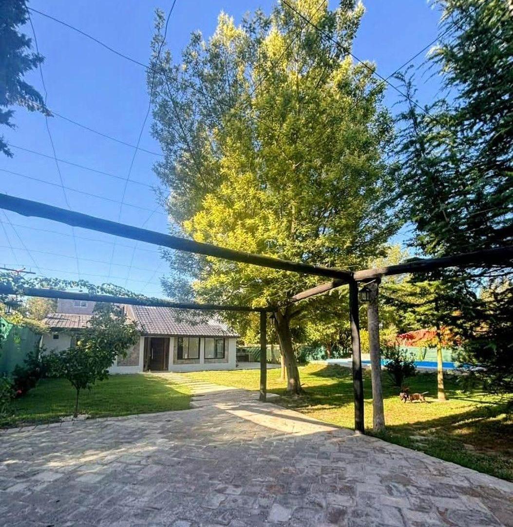 Foto de CASA EN VENTA – BARRIO CERRADO LOS AROMOS – VIEYTES LIMITE MAIPU/ LUJAN, imagen 3