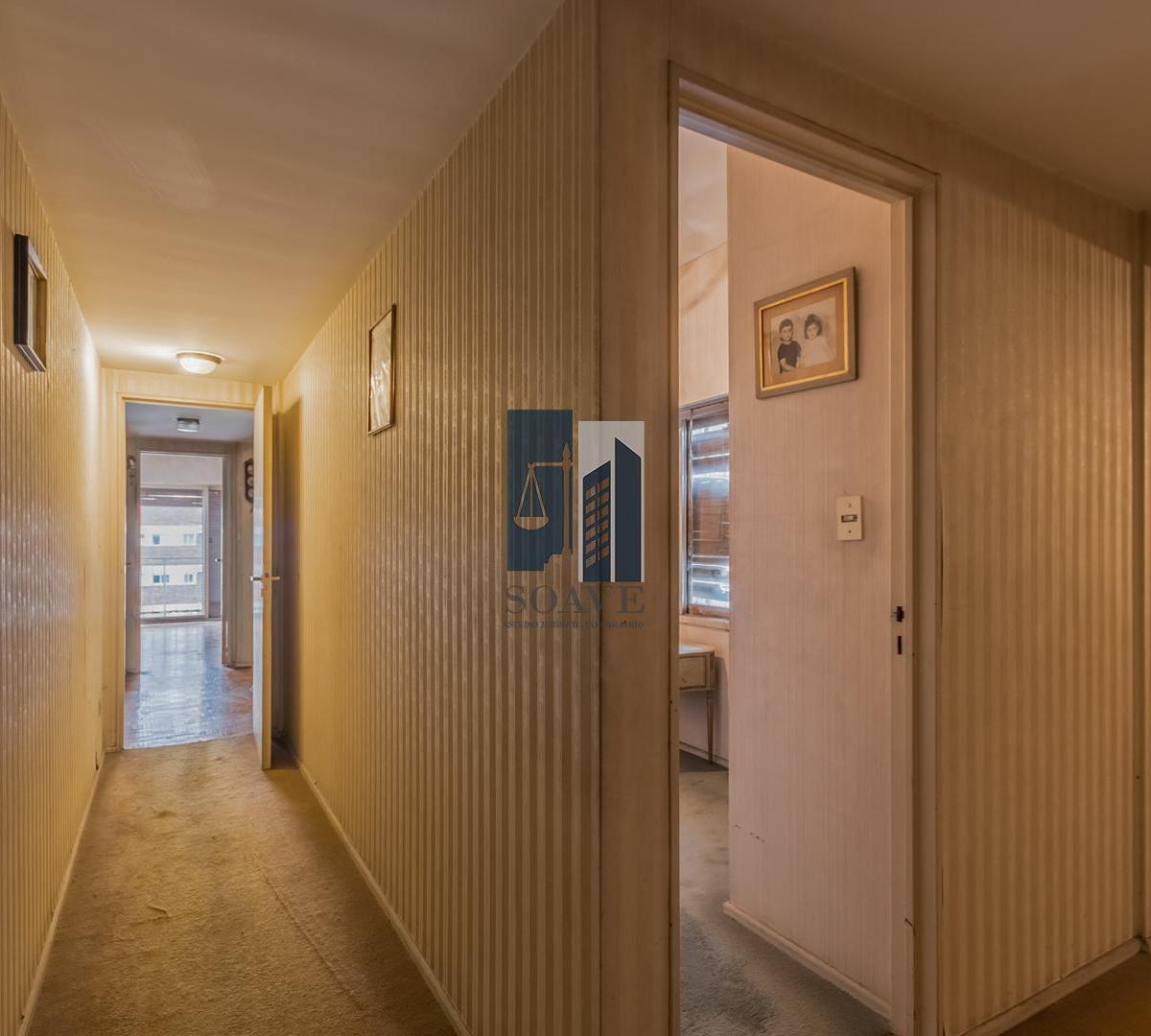 Departamento Piso de 5 Ambientes con Cochera y Baulera 2