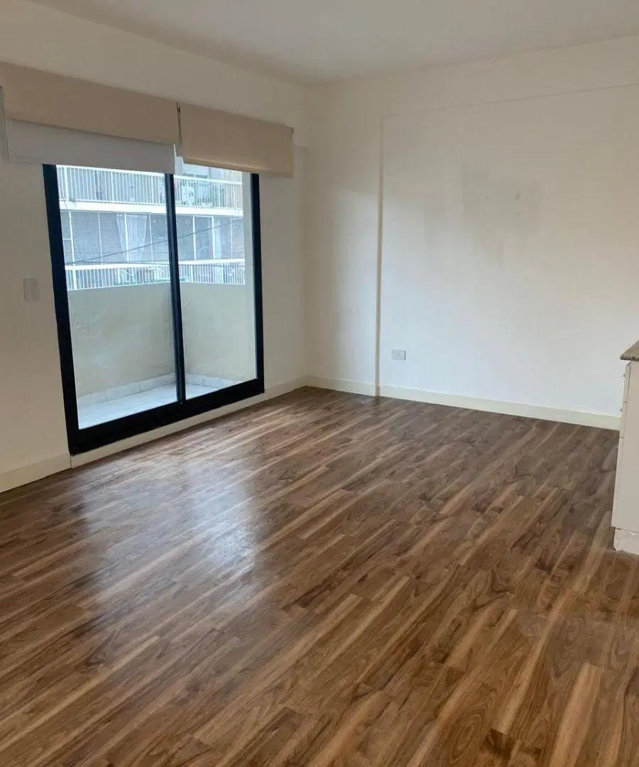 Departamento monoambiente al frente con balcon en plaza irlanda 1