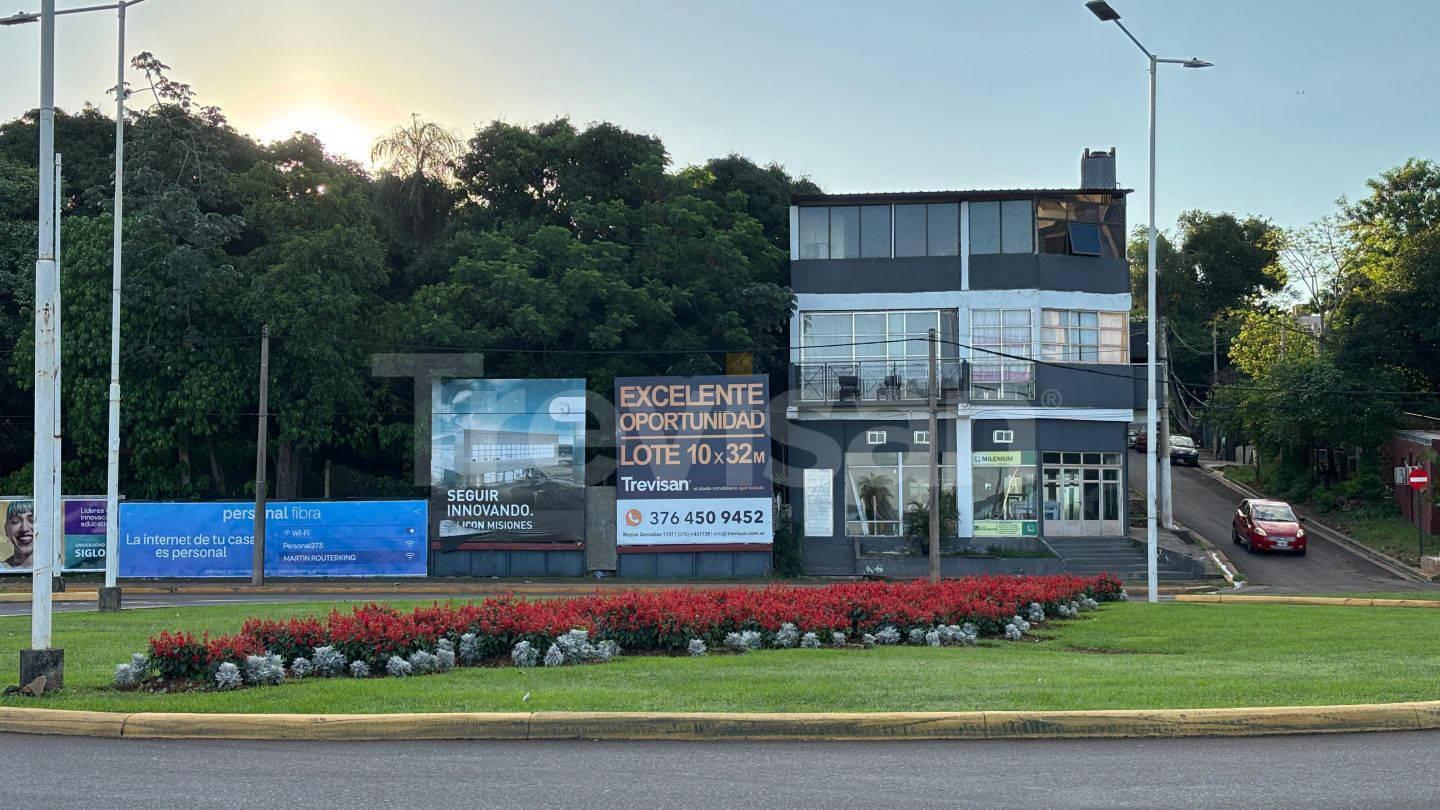 Lote . | Av. Costanera