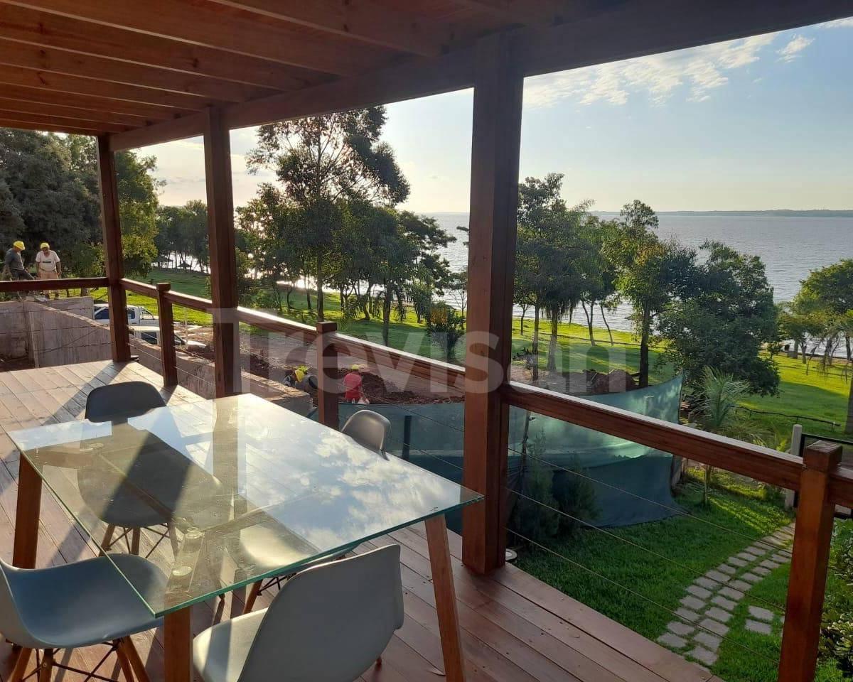 CASA EN VENTA FRENTE AL RÍO - PUERTO CANELA