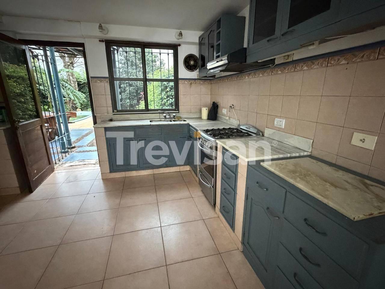 Foto de Casa 10 ambientes 5 dormitorio. | Av. Urquiza, imagen 4