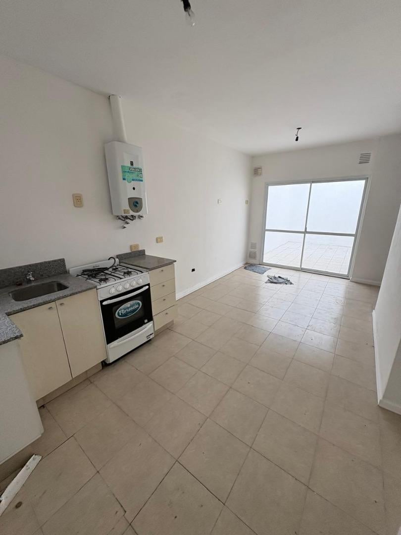 Foto de DEPARTAMENTO DE PASILLO DOS DORMITORIOS - LOTE 6, imagen 5