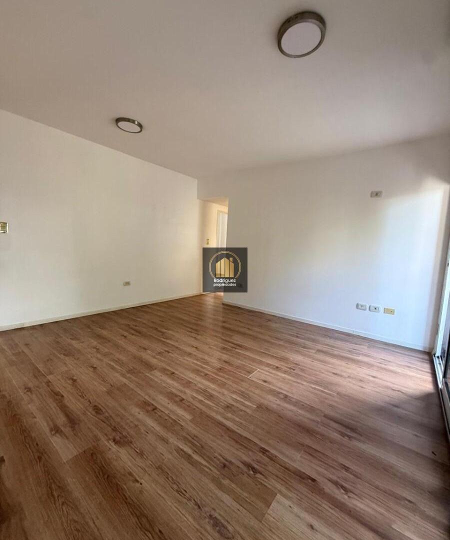 Foto de Venta Departamento Tres Amb. espacio guarda coche Villa Devoto, imagen 2