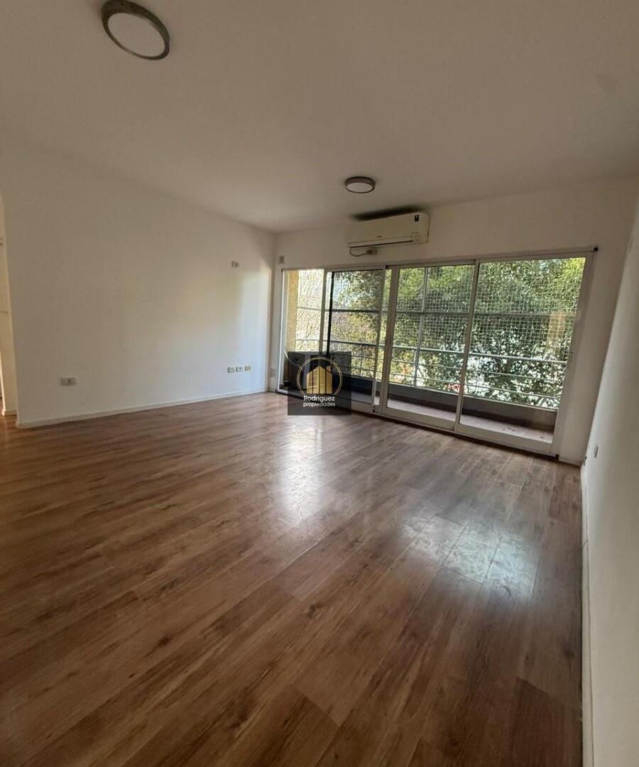 Foto de Venta Departamento Tres Amb. espacio guarda coche Villa Devoto, imagen 4