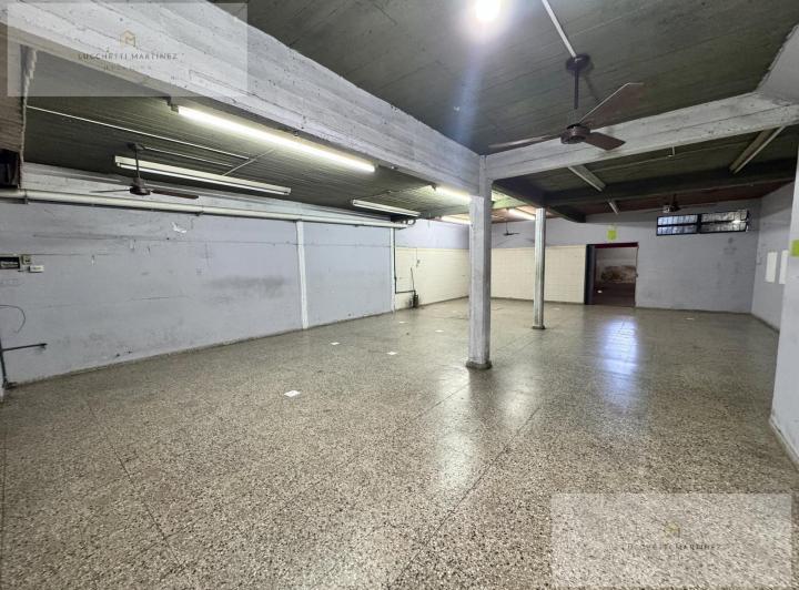 Local en venta sobre Av. San Martin Florencio Varela. 2