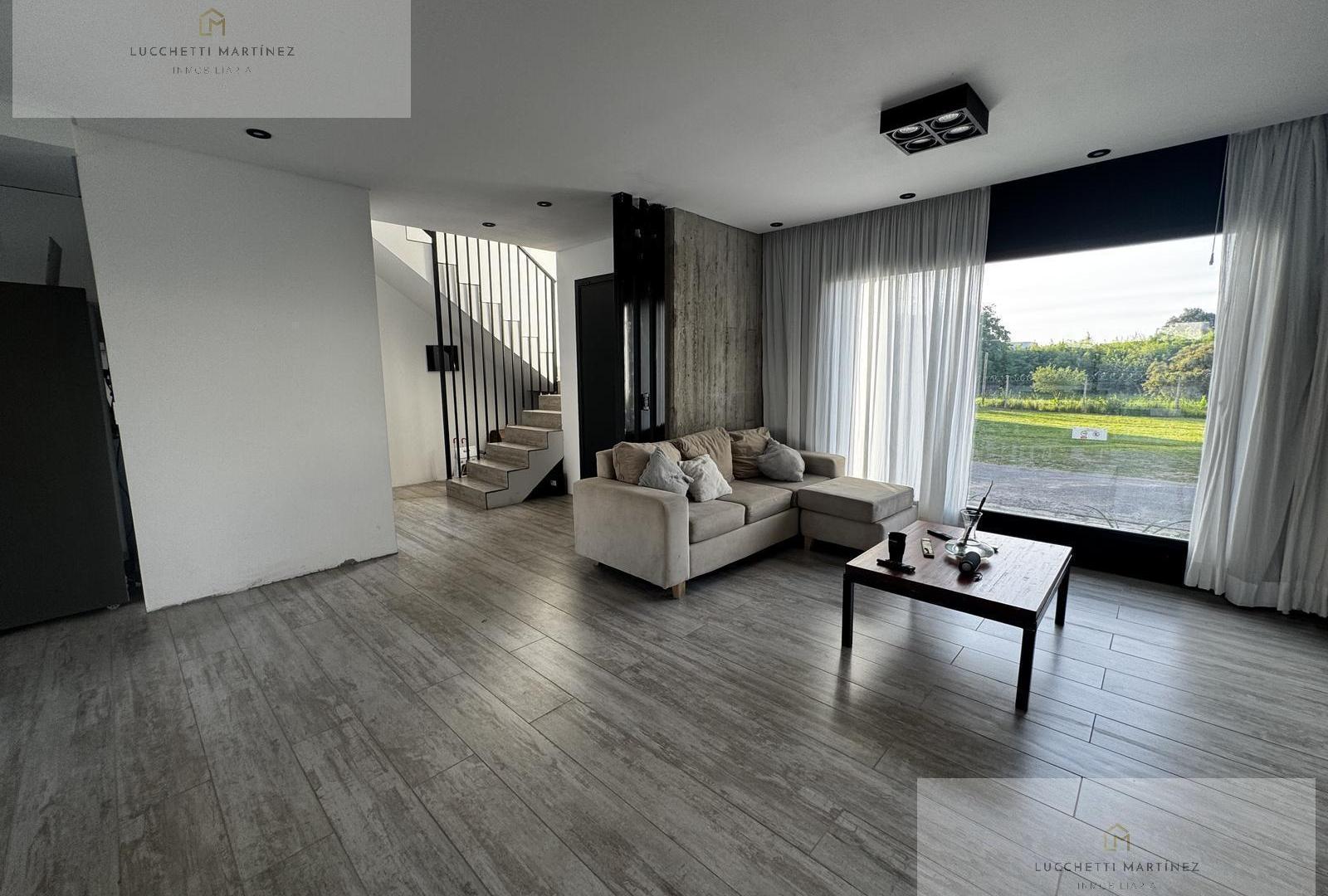 Casa 4 ambientes en venta barrio privado Federico 1 / Berazategui.